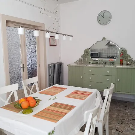 Camelia Palazzo Canavese