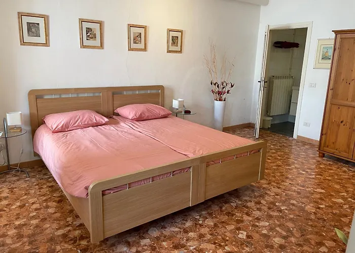 Camelia * Palazzo Canavese